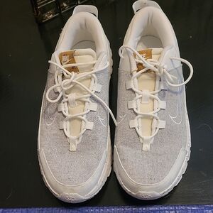 Nike Women's Light Gray and White Sneakers